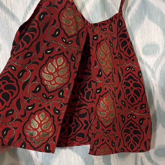 Elegant Red Patterned Camisole - Picture 4 of 4